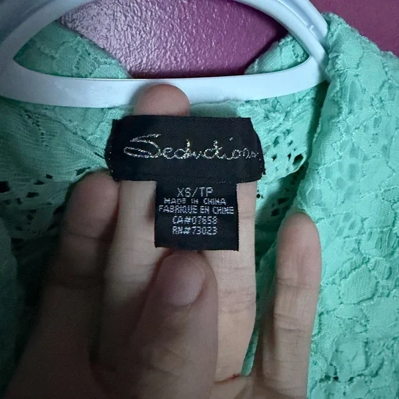 Seductions Lace Button down sleeveless Blouse - Picture 3 of 3